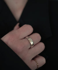 Frost Circle3 Curve M Ring