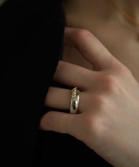 Frost Circle3 Curve M Ring