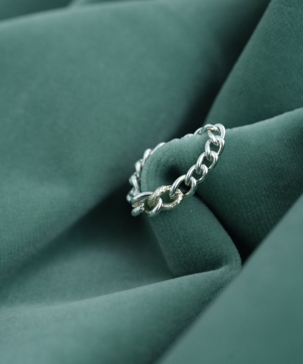 Frost Chain&K10Chain Ring – un by Tomoyo Yoshida | 公式オンライン