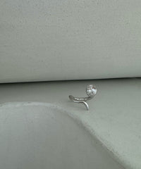 Body Wave Y QTZ Ring