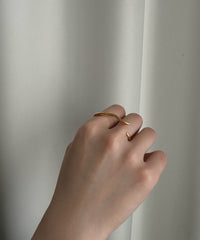 Body Wave 2F Ring