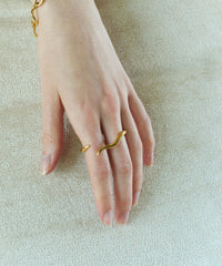 Body Wave 2F Ring
