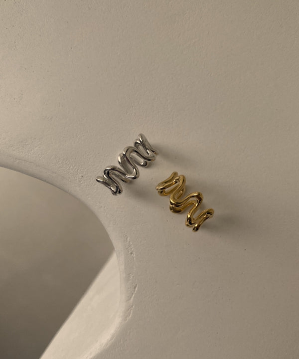 Body Wave M Ring