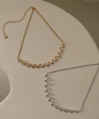 Body Wave M Necklace