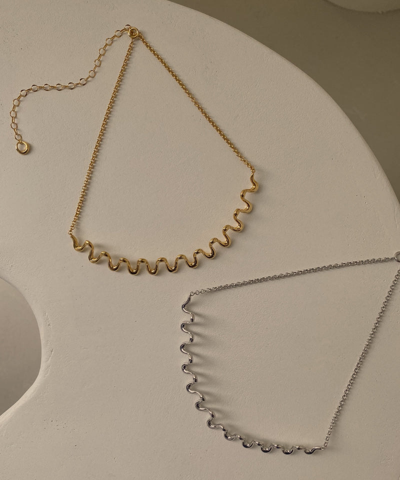 Body Wave M Necklace