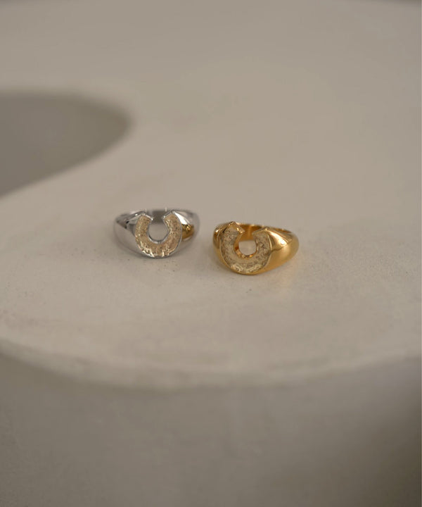 Briller Signet Horseshoe S Ring