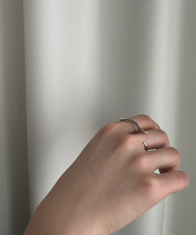 Body Wave 2F Ring