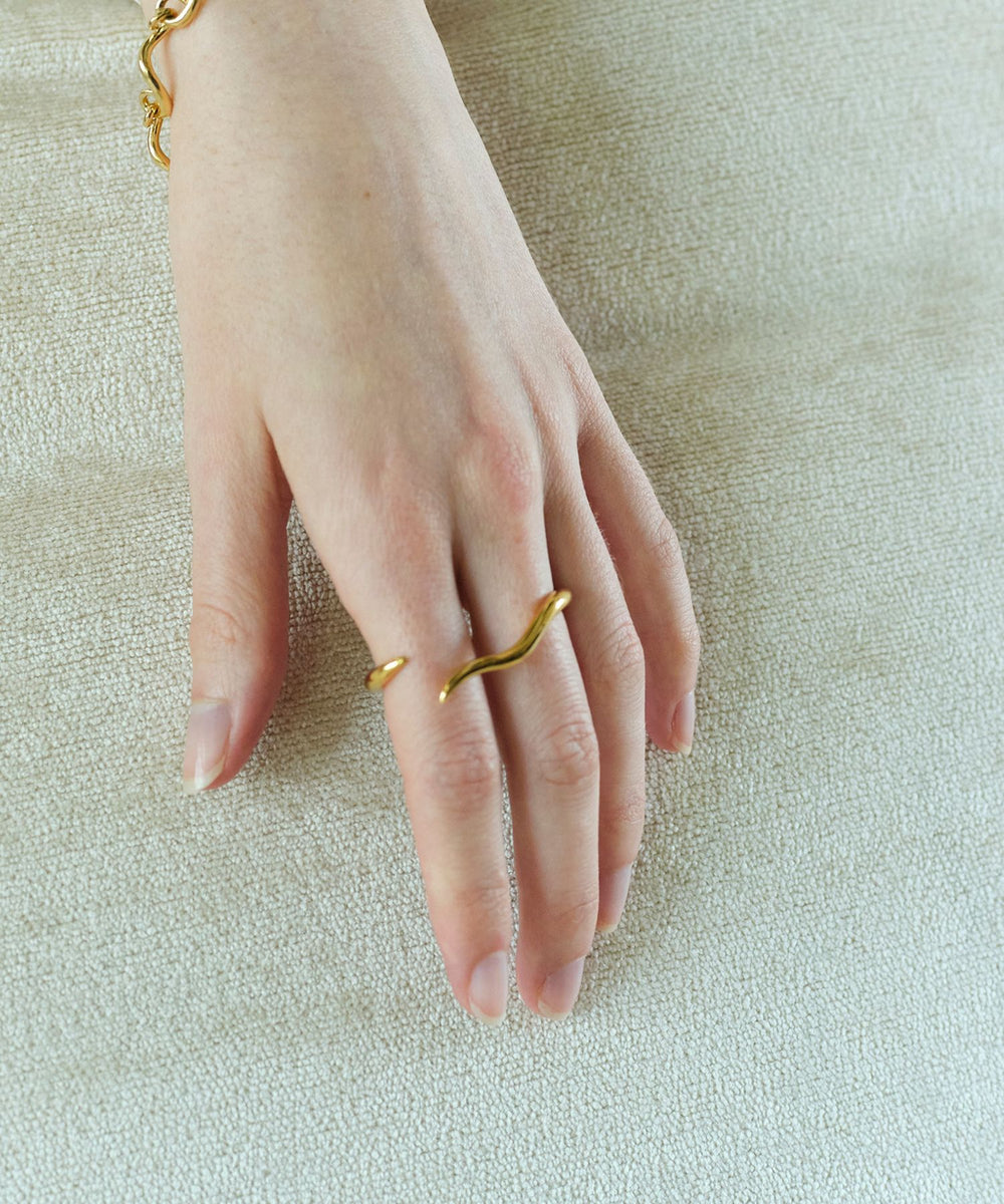 ソレイユ・ルヴァン Ring un by Tomoyo Yoshida un by Tomoyo Yoshida (@unbytomoyoyoshida) • Instagram photos and