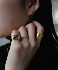 Symbol HL S Pierced