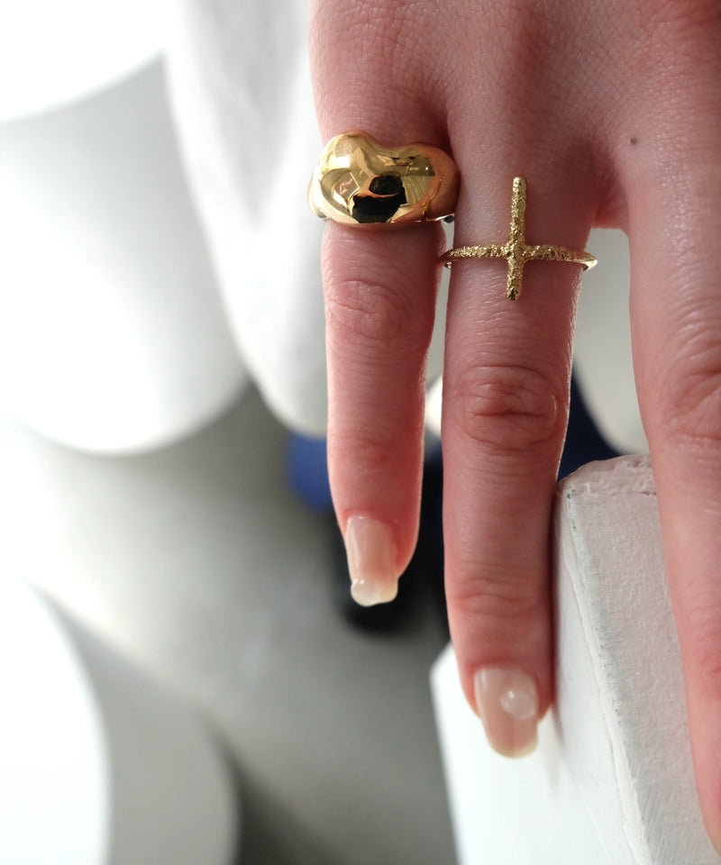Frost Cross M Ring