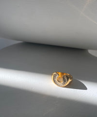 Briller Signet Horseshoe M Ring