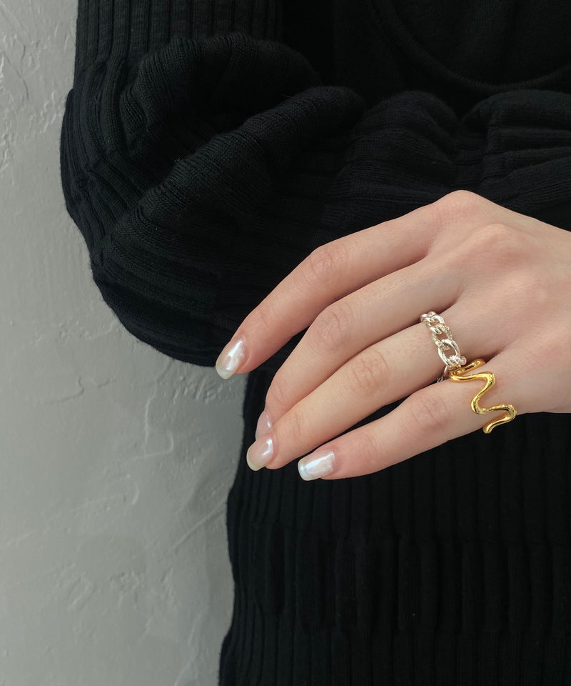 Body Wave M Ring