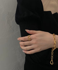 Body Wave M Ring