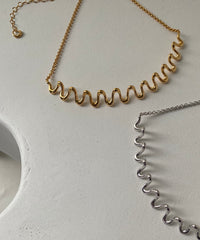 Body Wave M Necklace