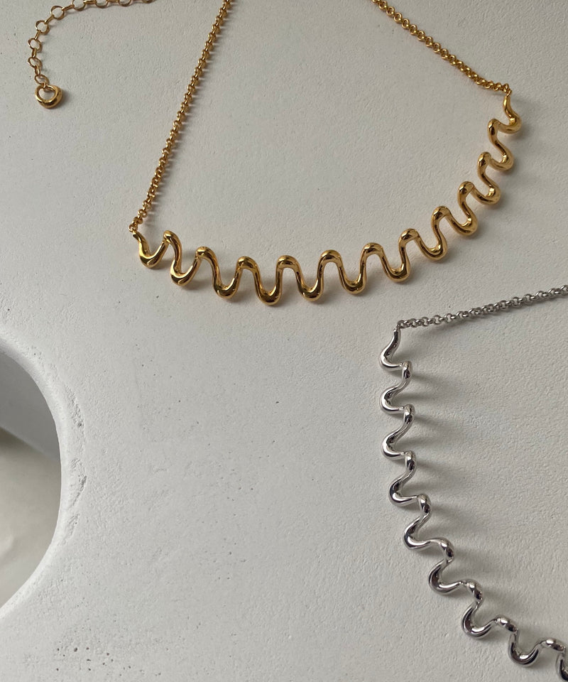 Body Wave M Necklace