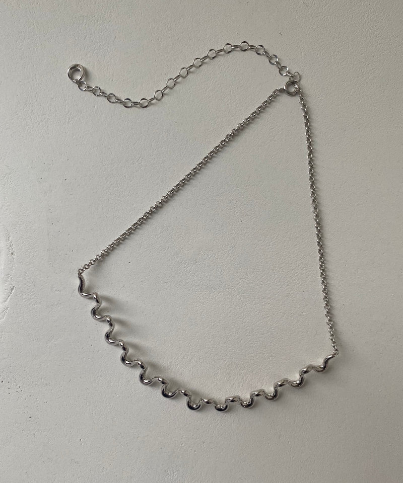 Body Wave M Necklace