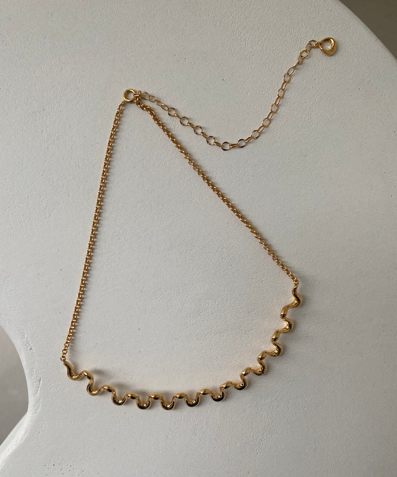 Body Wave M Necklace