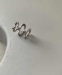 Body Wave M Ring
