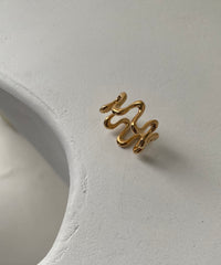 Body Wave M Ring